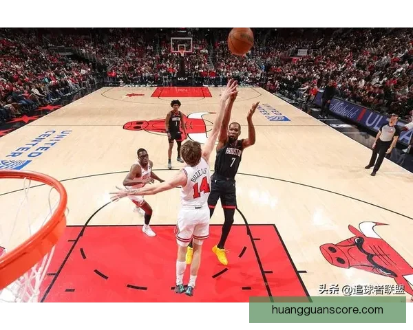杜兰特狂砍40分7篮板5助攻仍难救主乌度卡被驱逐惹争议